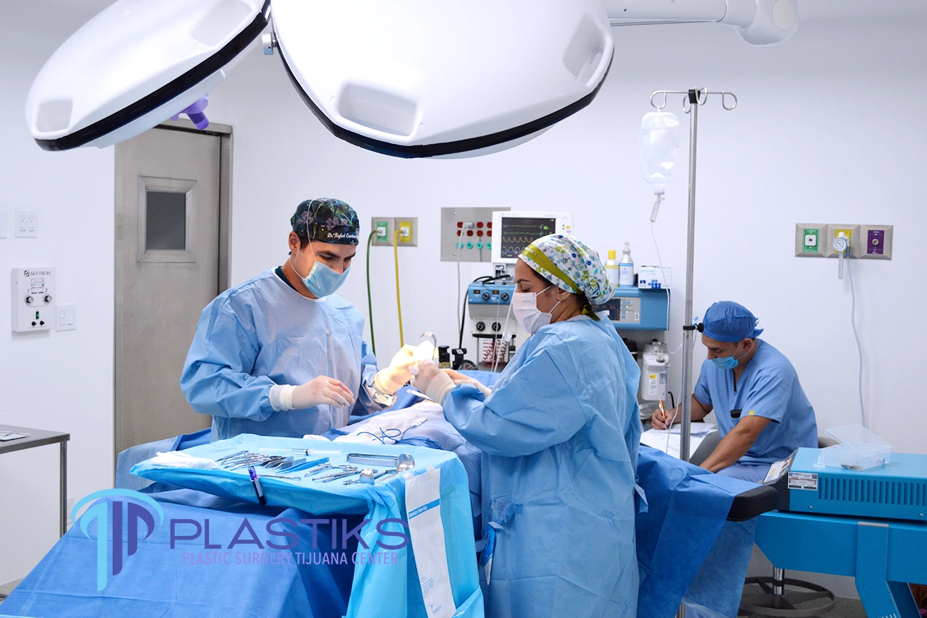 Dr. Rafael Camberos is a board-certified plastic surgeon with office location in Tijuana, Mexico.