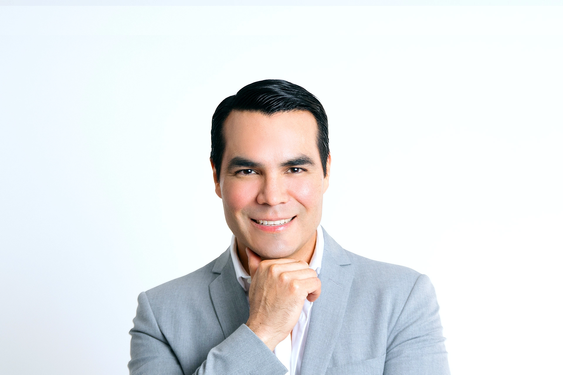 Dr. Rafael Camberos is a board certified plastic surgeon in Tijuana, Mexico.